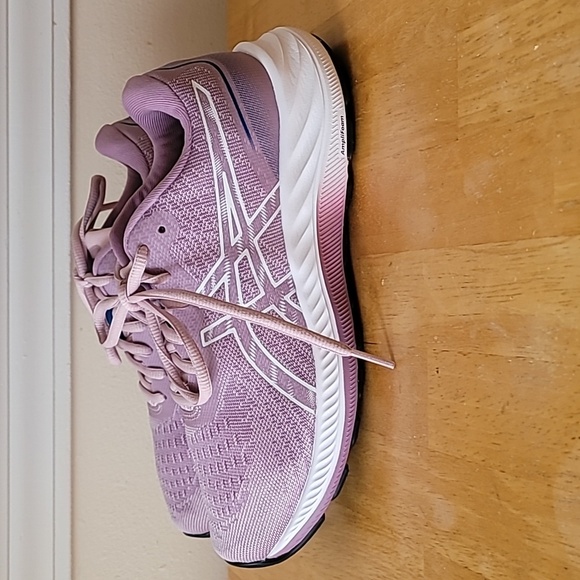 Asics Gel-Excite 9 Running Shoe in Barely Rose/White - Picture 3 of 9